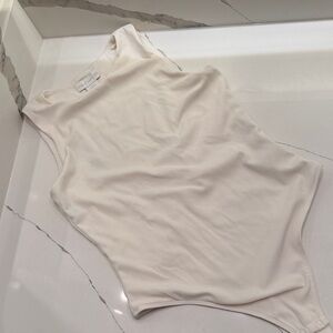 FREE w/ 🌻3/$25 bundle - House of Harlow 1960 Cream Sleeveless Bodysuit